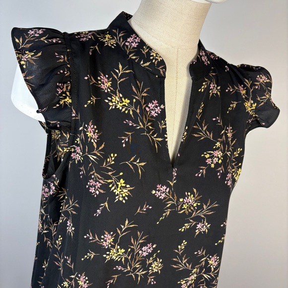 RW&CO. Black Floral Blouse with Ruffle Sleeves S - Picture 4 of 9